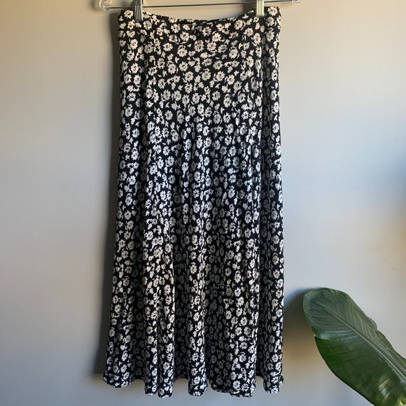 Zara Dresses & Skirts - Zara Black and White Floral Midi/Maxi Skirt Size Medium